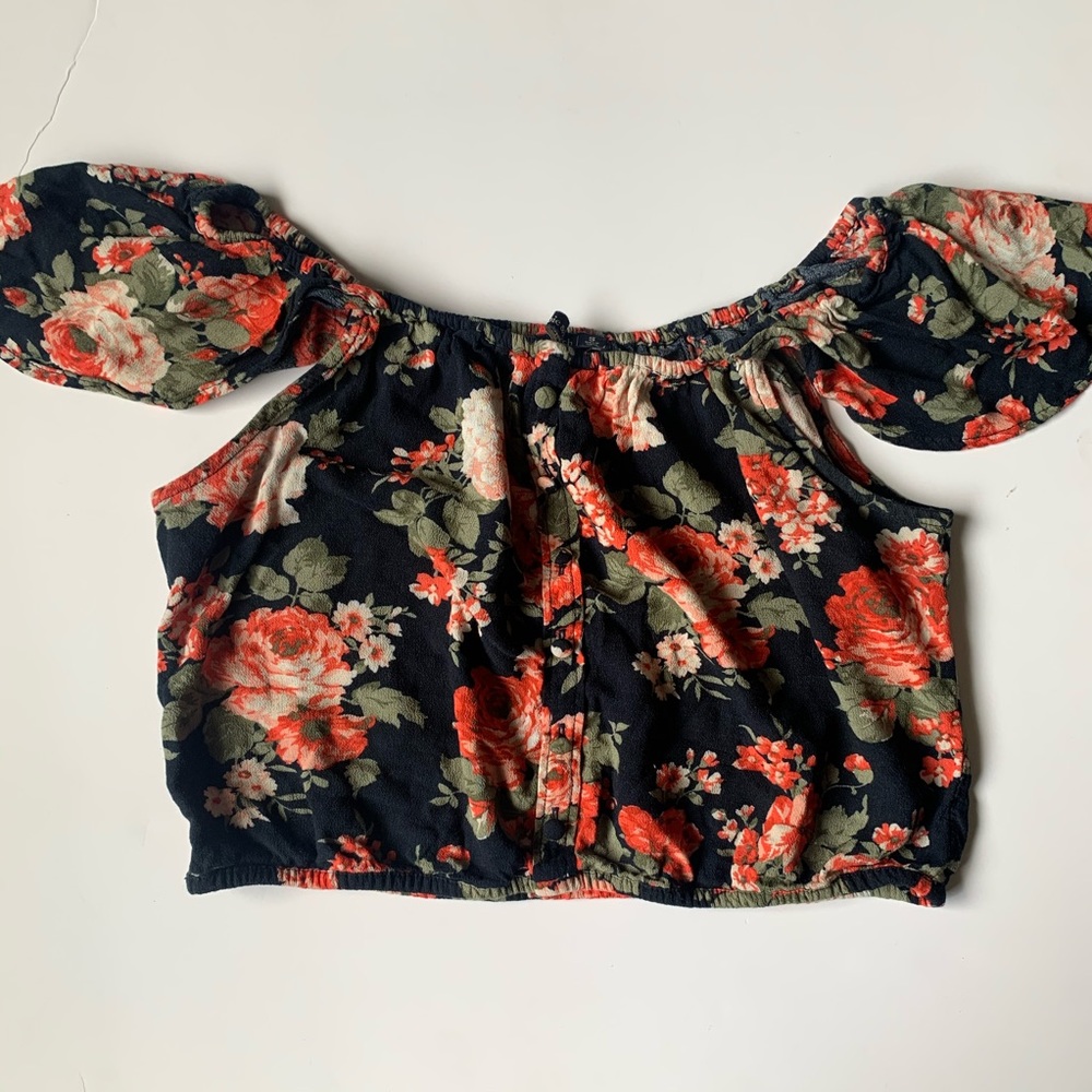 💎3/$20💎 A&F Off the Shoulder Floral Crop